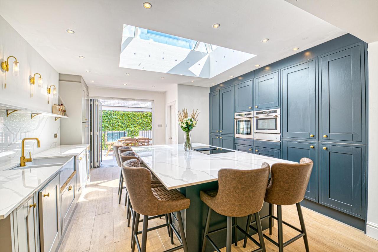 Luxury Georgian Townhouse With Cinema And Parking Chester Exterior foto