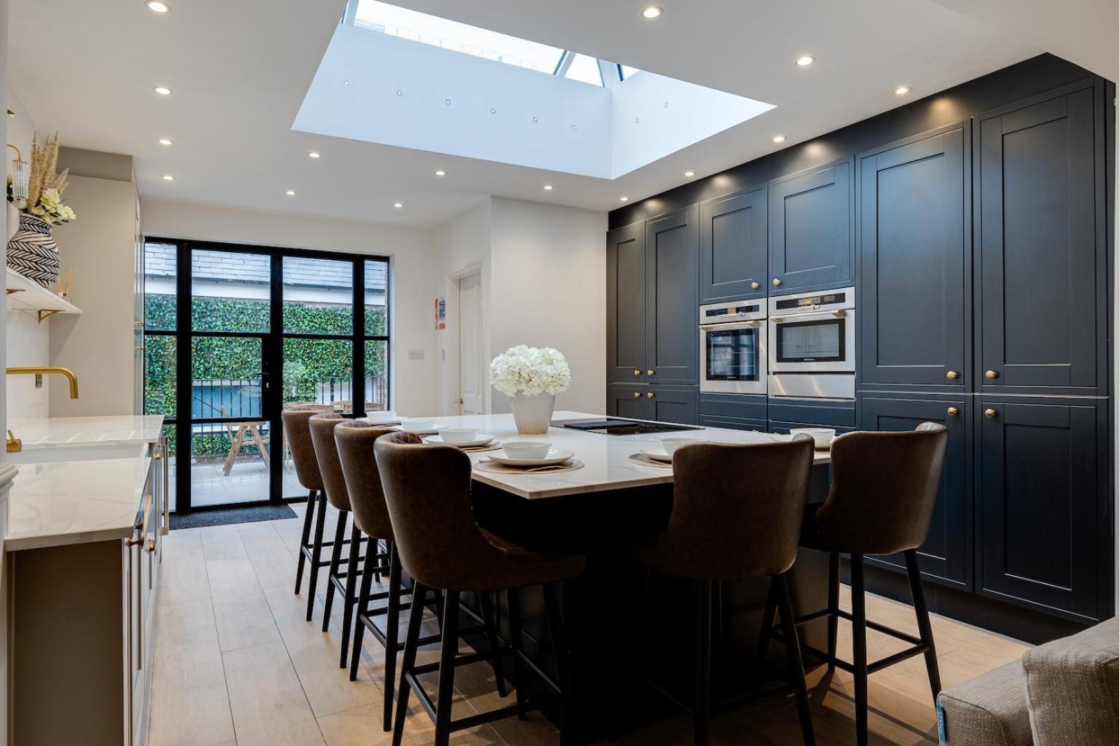 Luxury Georgian Townhouse With Cinema And Parking Chester Exterior foto